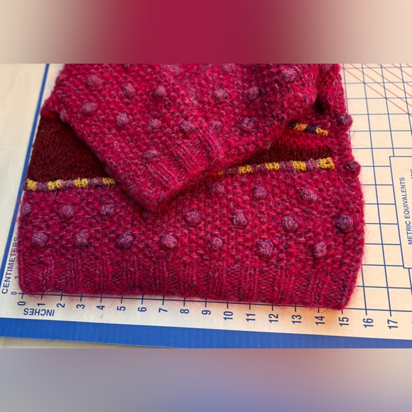 Adrienne Vittadini for Neiman Marcus Vintage Pink Sweater w/ Purple Pom Pom’s - Picture 11 of 11